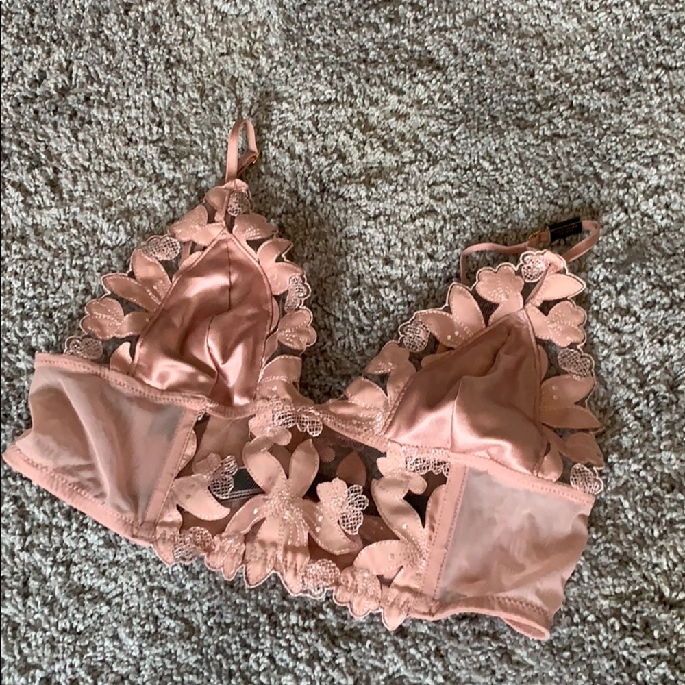 Pink Flowery-lace Bralette